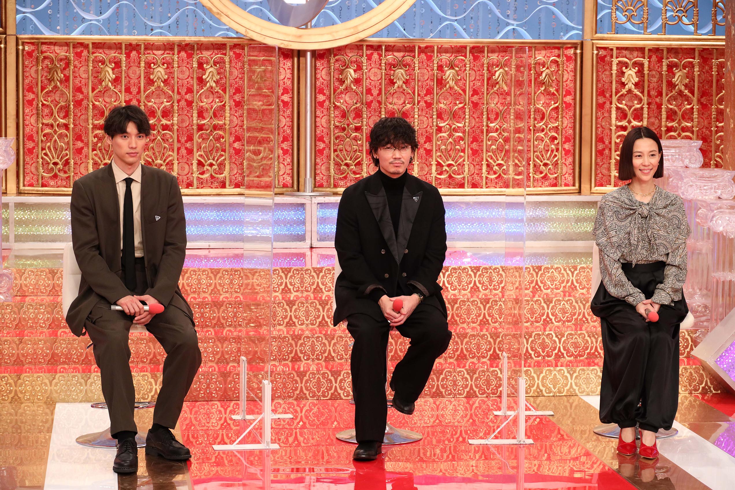 左から）福士蒼汰、綾野剛、木村佳乃
